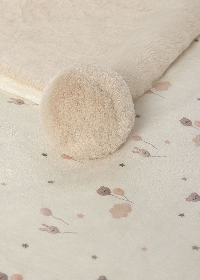 Newborn Pom Pom Blanket